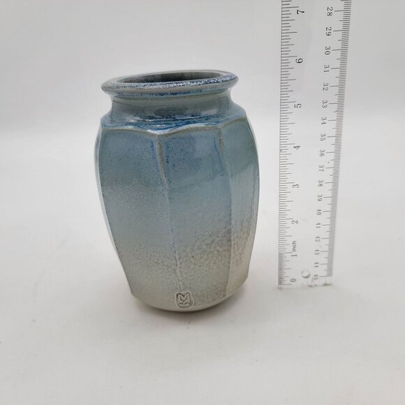 Vintage Art Pottery Vase Signed - Picture 6 of 6